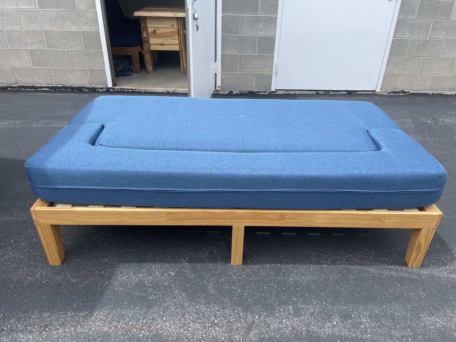 Twin frame + convertable futon matress