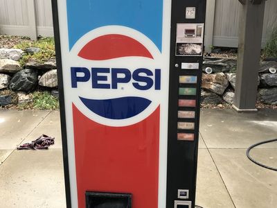 Vintage Retro older pop machine