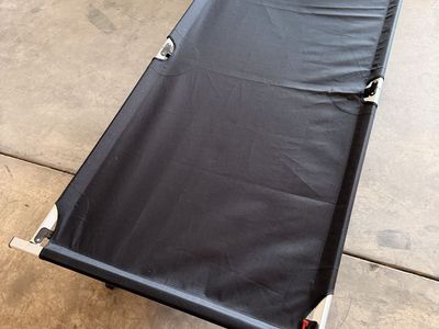 Like new! Cabela’s Big Outdoorsman Cot w/lever arm