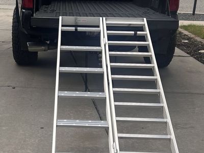 6 Step Black Widow Aluminum Step Ramp