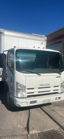 Isuzu npr box truck with lift gate