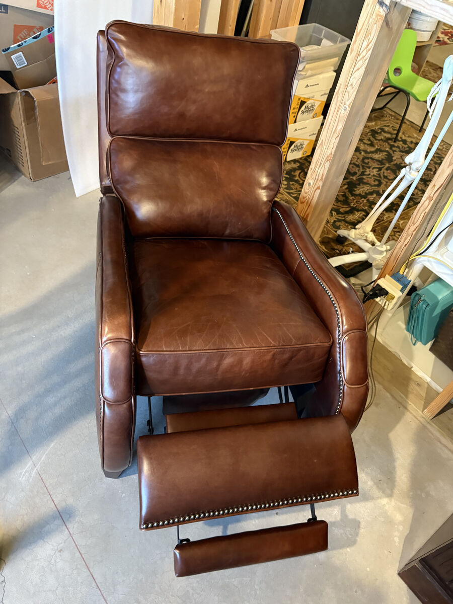 Flexsteel brown leather power high arm chair recliner $500 cash/venmo in Draper