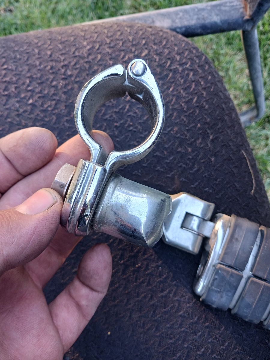 Foot pegs