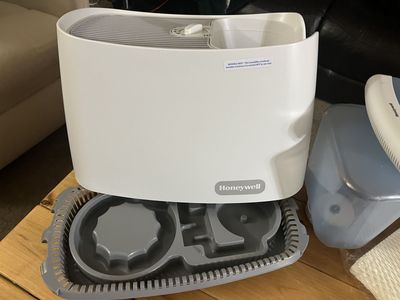 Honeywell Cool Moisture Humidifier – 1 Gallon – Quiet – $35