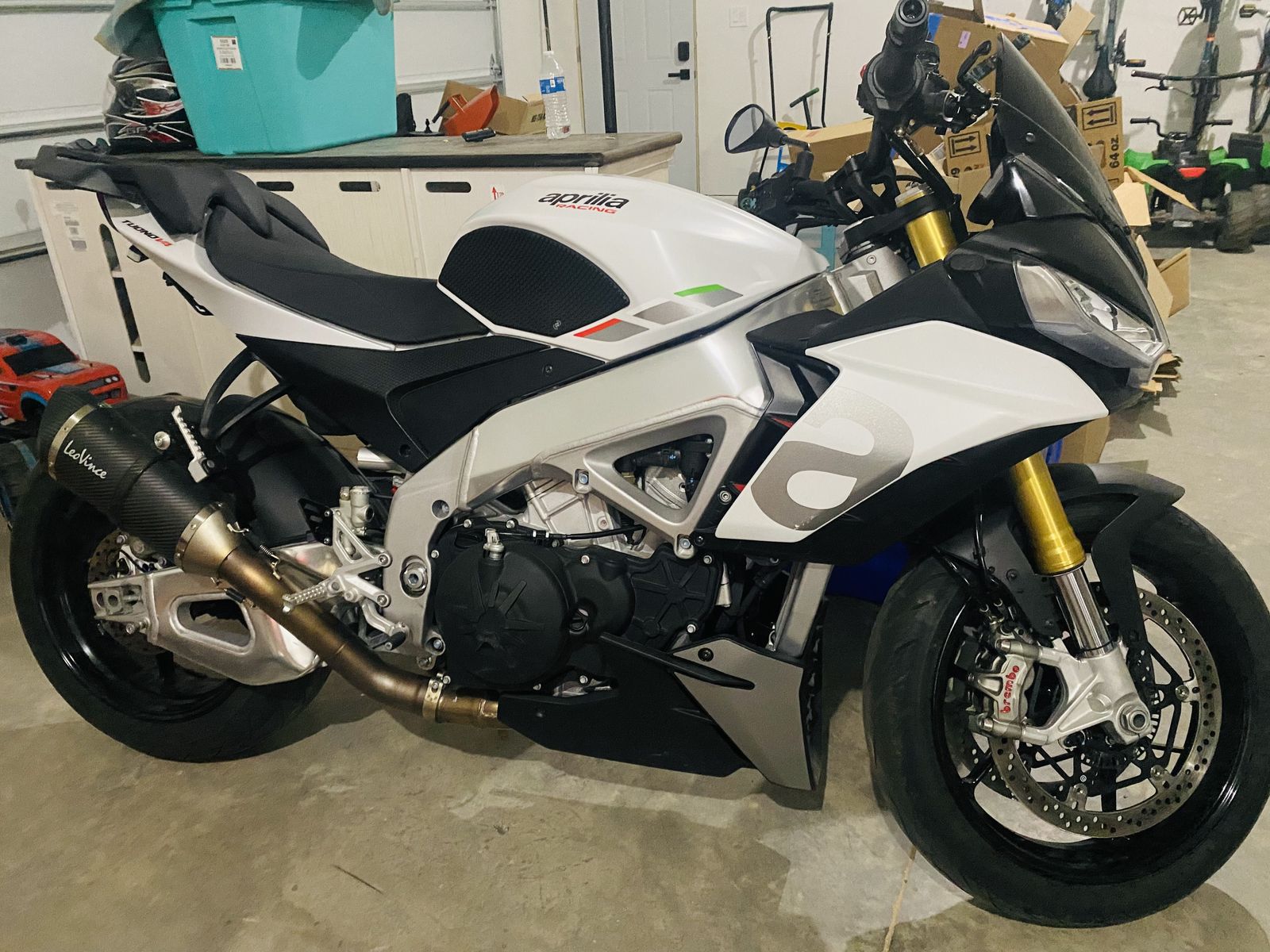 2022 Aprilia Tuono V4