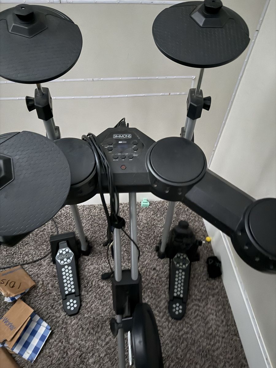 Simmons SD100 Electronic Drum Set - Compact Digital Kit with Pedals