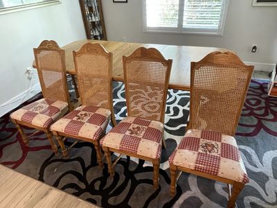 Dining Table + 4 Chairs