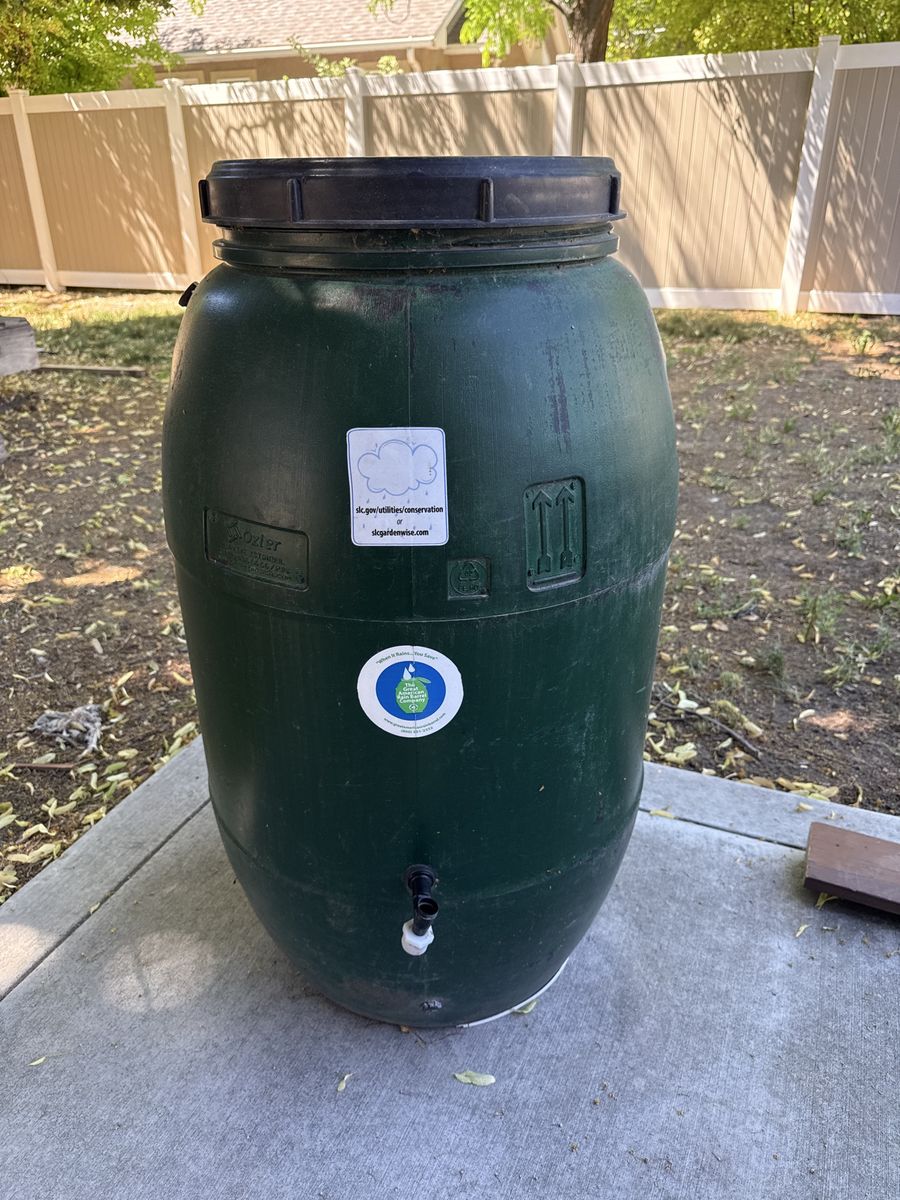 Oatey Dark Green Rain Barrel with Spigot - Water Conservation for Your Garden