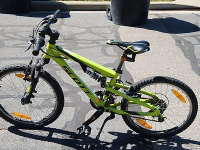 Scott Spark JR 20 Full Suspension Kids Mountain Bike 20-inch Wheels Neon Green