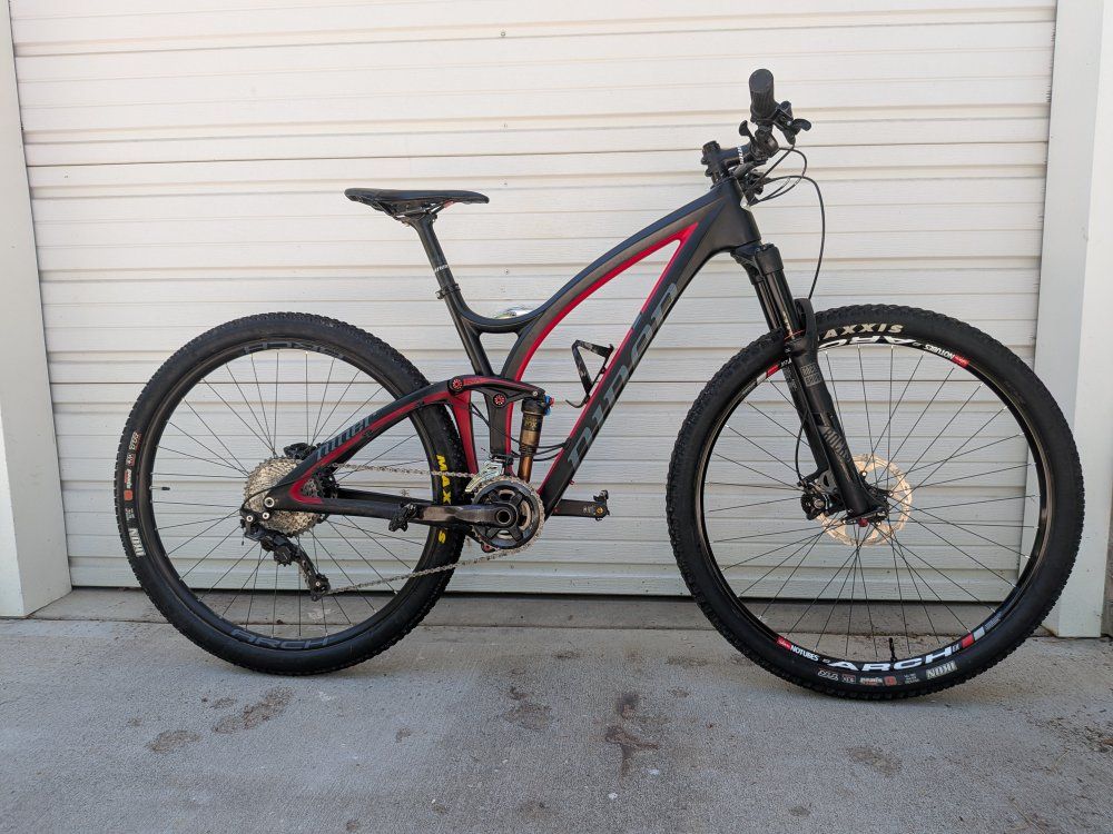 Near-Mint Niner Jet 9 RDO Carbon Mountain Bike - Size Large (Full Shimano XT / Carbon Bars), Pike fork