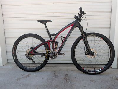 Near-Mint Niner Jet 9 RDO Carbon Mountain Bike - Size Large (Full Shimano XT / Carbon Bars), Pike fork