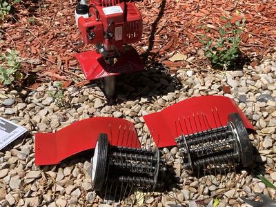 Garden rototiller - MANTIS 2-cycle gas garden tiller + many accessories. LESS THAN 20 HOURS RUN TIME