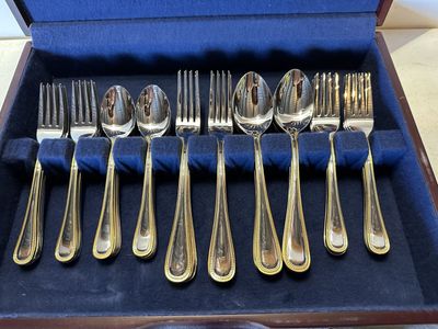 International Royal Bead Gold Stainless Flatware 80 Piece Service For 12 w/Case