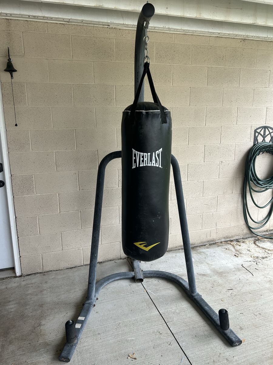Everlast punching bag with stand