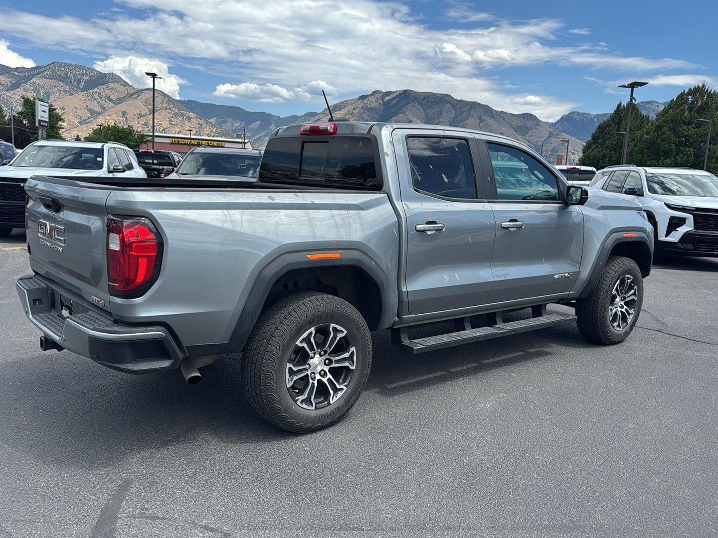 Main image 3