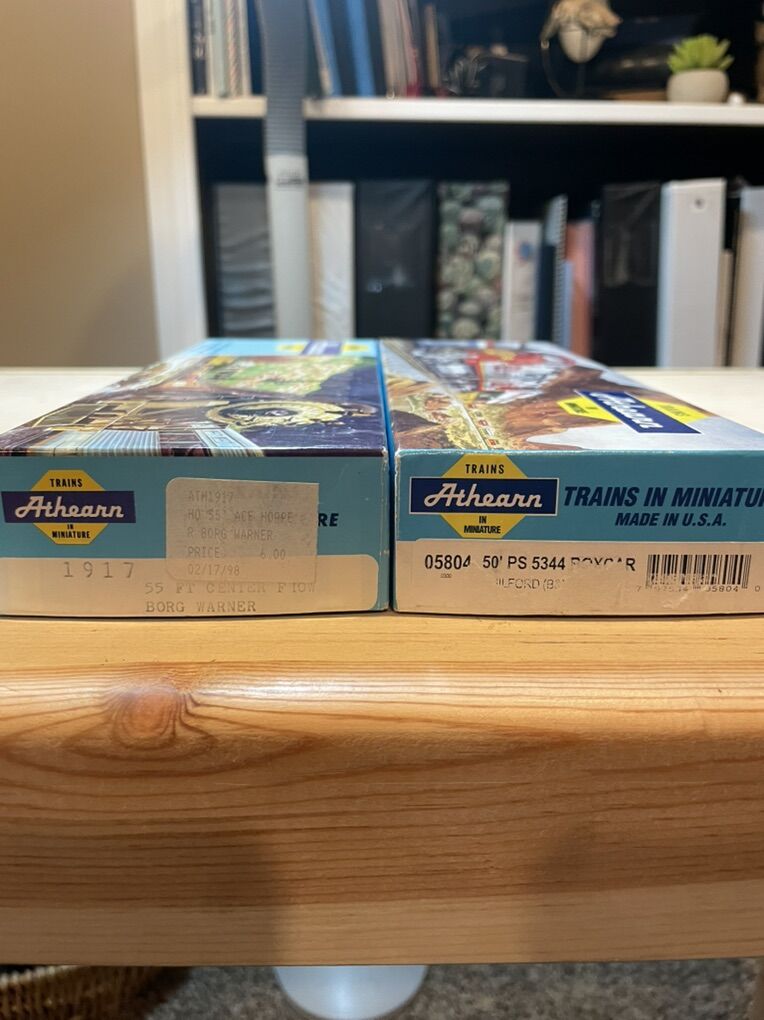 Athearn Blue Box HO Scale Lot Of 2 Freight Cars