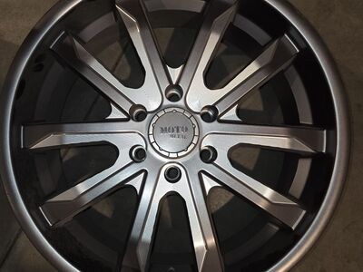 Moto Metal 20" wheel