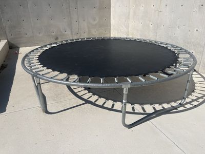 FREE 8 foot trampoline