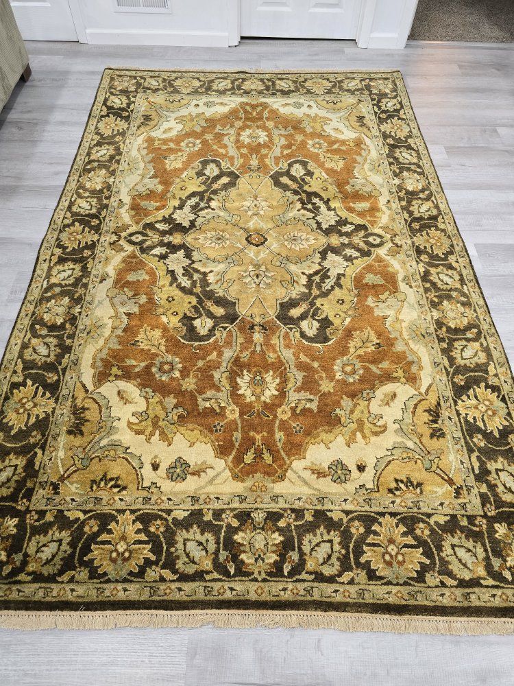 New 6x9 Handknotted Wool Rug, Made in India