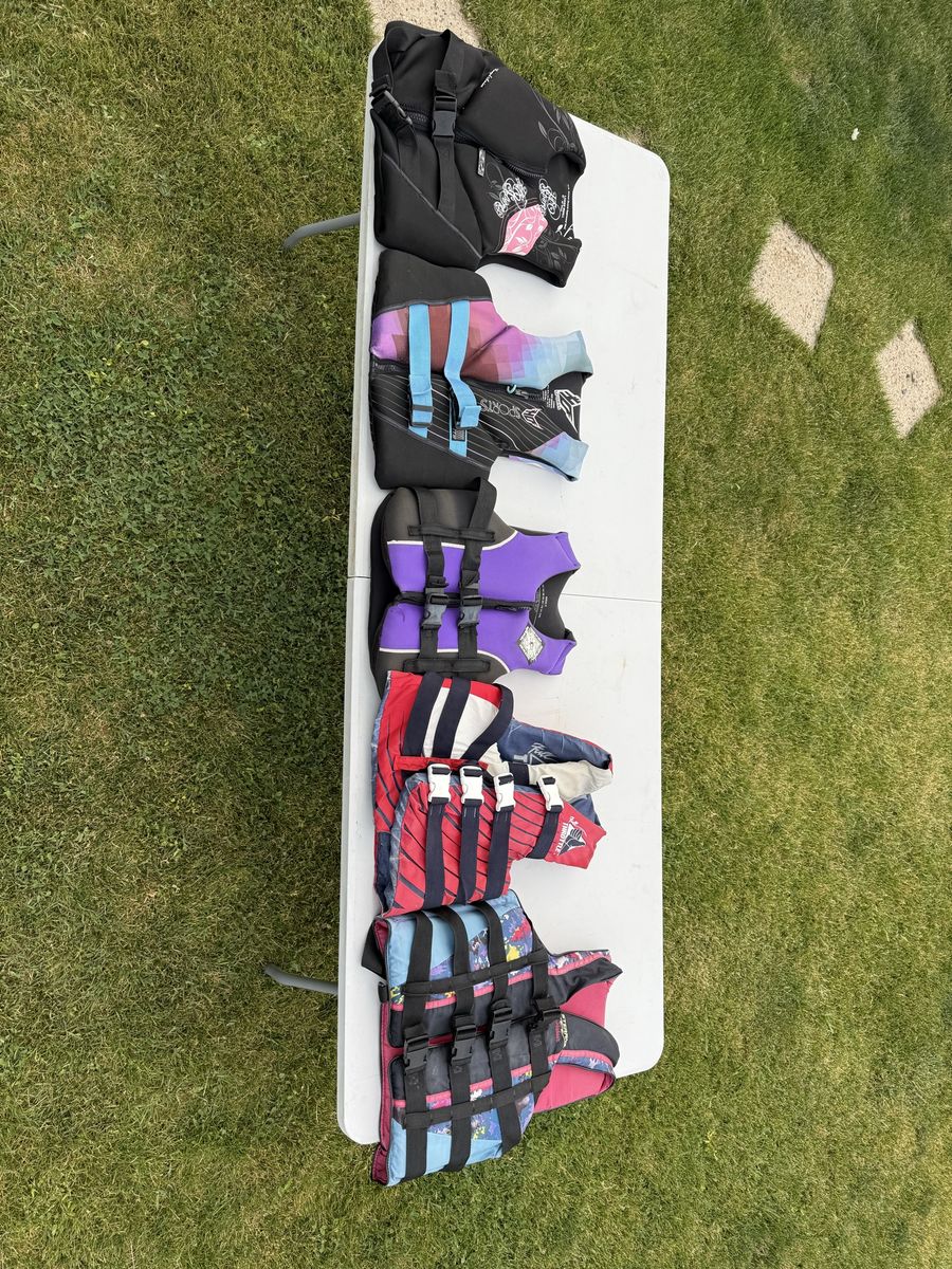 Adult Life Vests/ Jackets