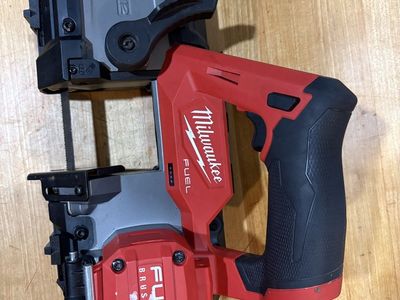 Milwaukee tools and batteries