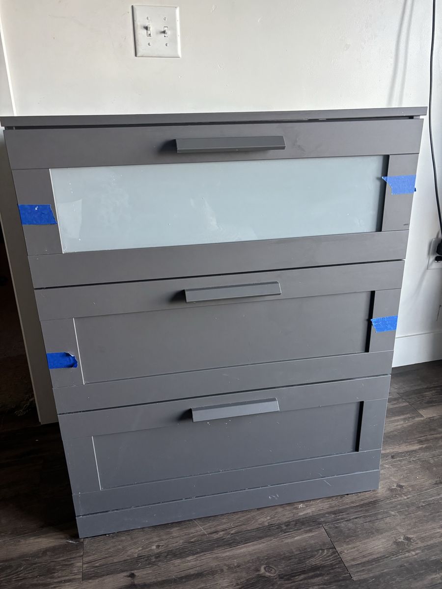 3 drawer dresser (2 set)