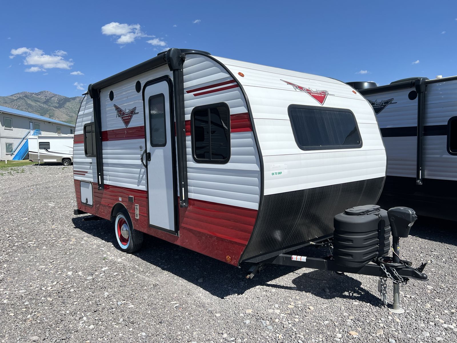 2025 RIVERSIDE RV RETRO 165