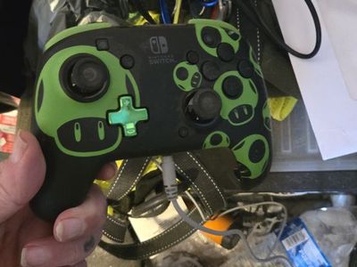 Wired 1up glow in the dark Nintendo switch controller
