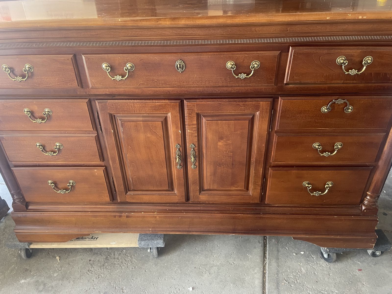 Solid Wood Dresser/Buffet with 6 Drawers & 2 Cabinet Doors - Classic Style Storage