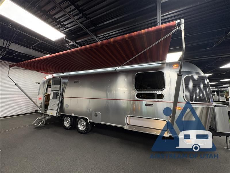 New 2026 Airstream Stetson + 6666 Special Edition Twin Bed