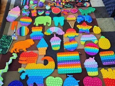 Lots of fun fidgets and pop its