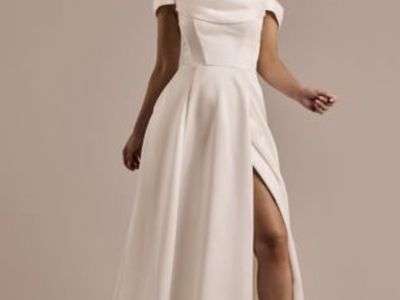 David’s Bridal Cowl Neckline Satin Wedding Dress STYLE# AI10020990 Size 14 Unworn and Unaltered