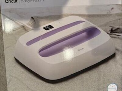 Cricut Easy-Press 2 (only used once)