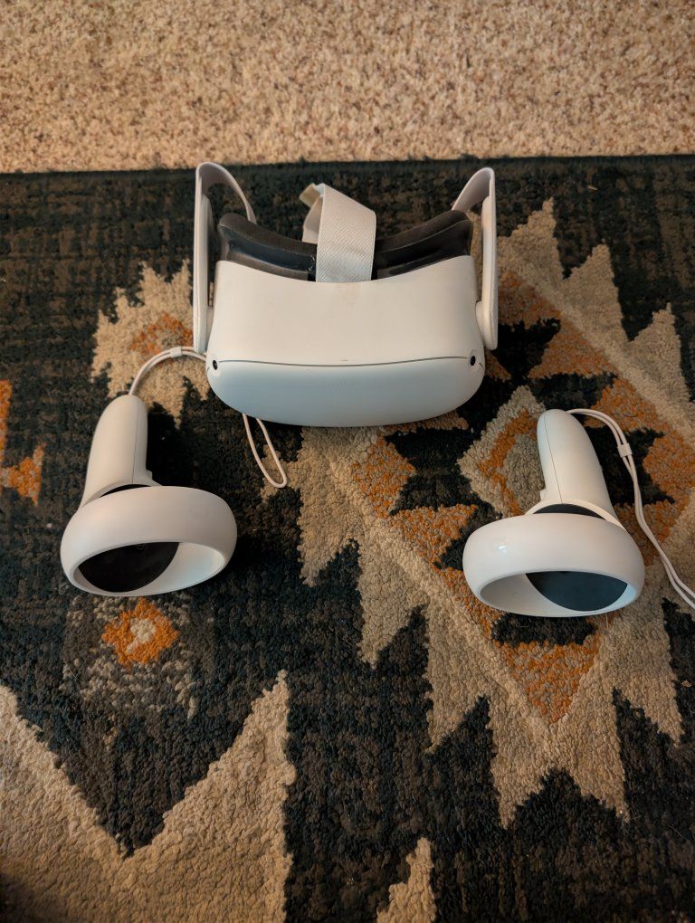 Oculus Quest 2 VR Headset 128GB with Controllers - Used