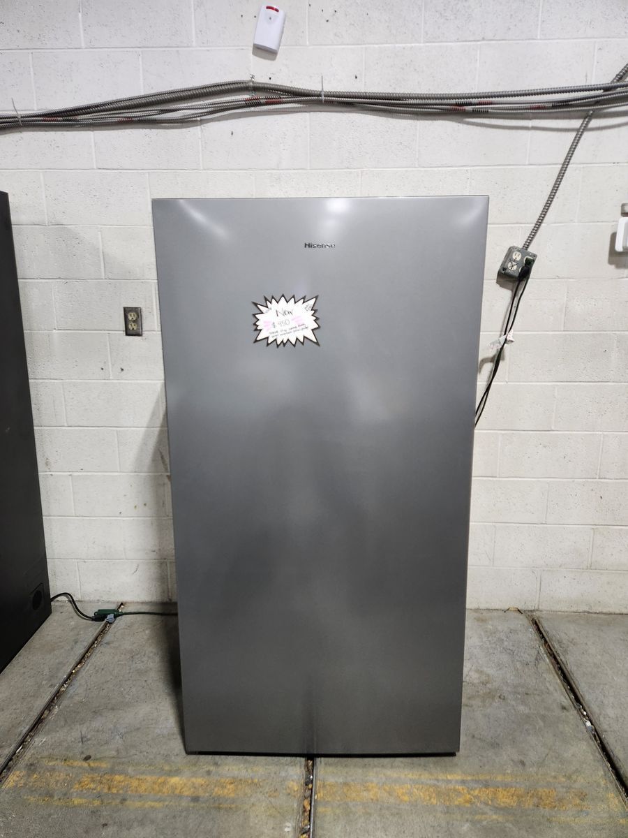 BRAND NEW! HISENSE 17 CF FRIDGE/FREEZER !