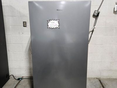 BRAND NEW! HISENSE 17 CF FRIDGE/FREEZER !
