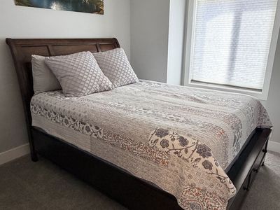 Queen Dark Wood Sleigh Bed Frame with Storage Drawers & Slats - Excellent Condition