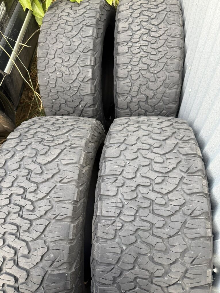 BF Goodrich KO2'sLT305 55R 20 121/118 Load RangeE