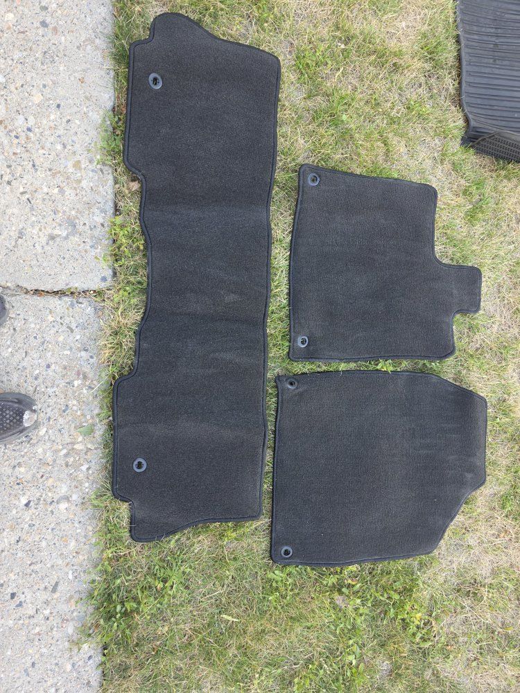 Black Universal Carpet Car Floor Mats - Set of 4, Durable All-Weather Vehicle Protection