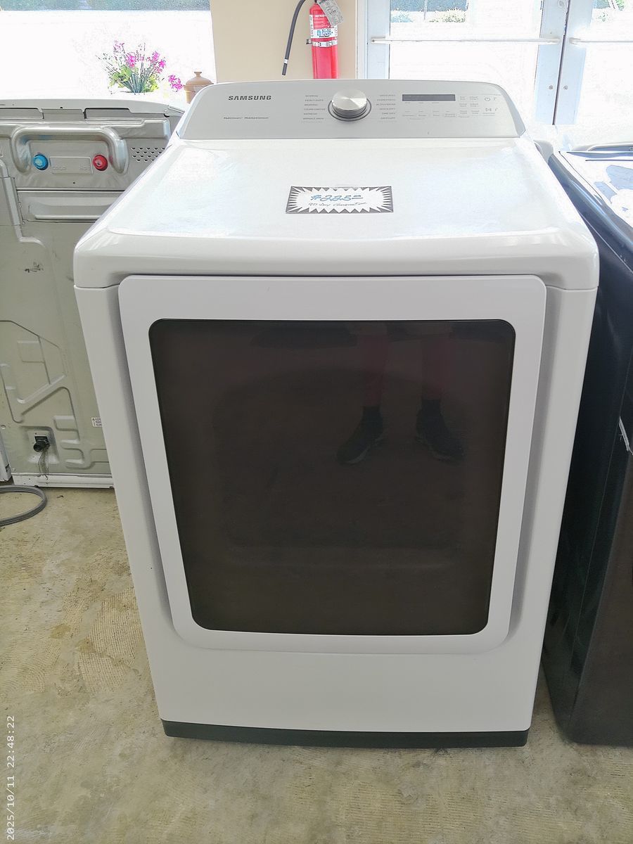Heavy Duty Electric Dryer~Timed and Auto Dry Cycles~90 Day Guarantee
