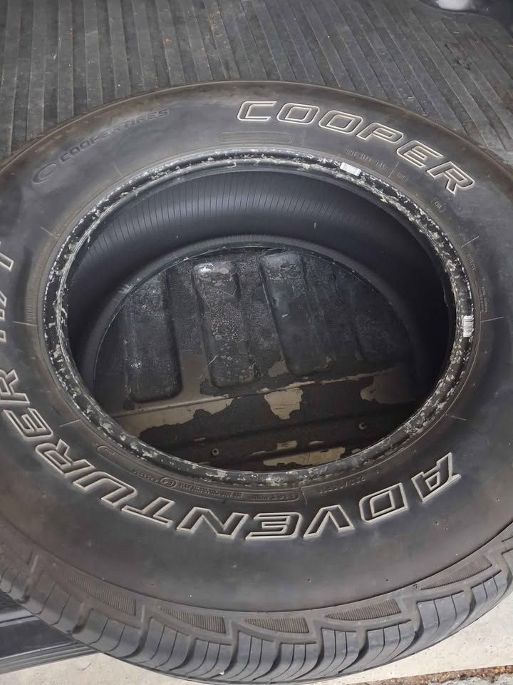 Cooper adventurer h/t 275 65 18 tire.