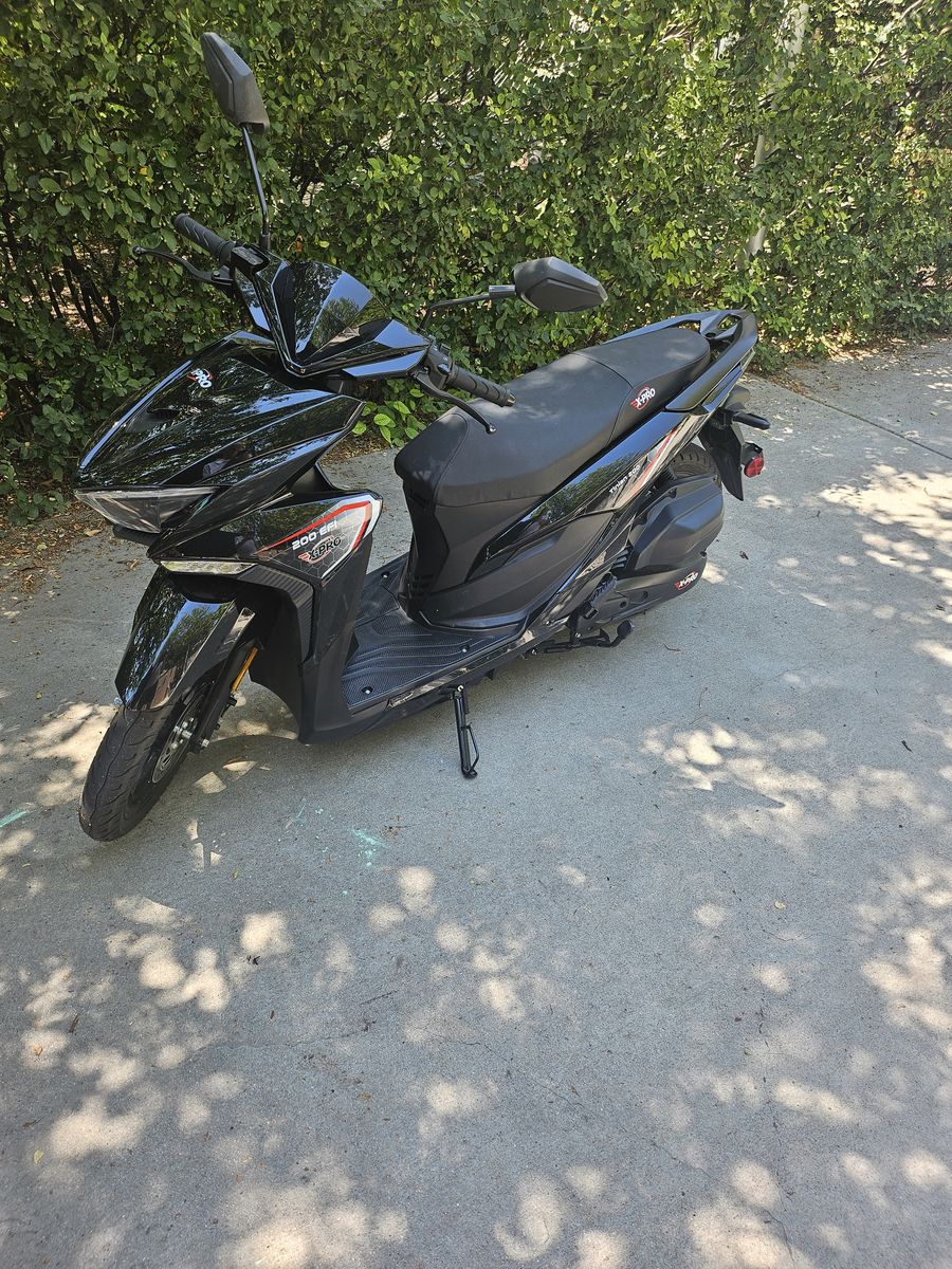 2026 Xprousa Tinian 200 Scooter.  15 miles