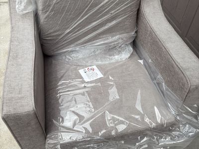 DREAMSiDEA Pia Ricco Accent Chair Chenille Fabric Swivel Armchair - New in Plastic