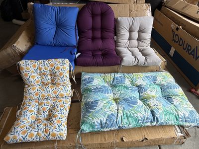 Random cushions