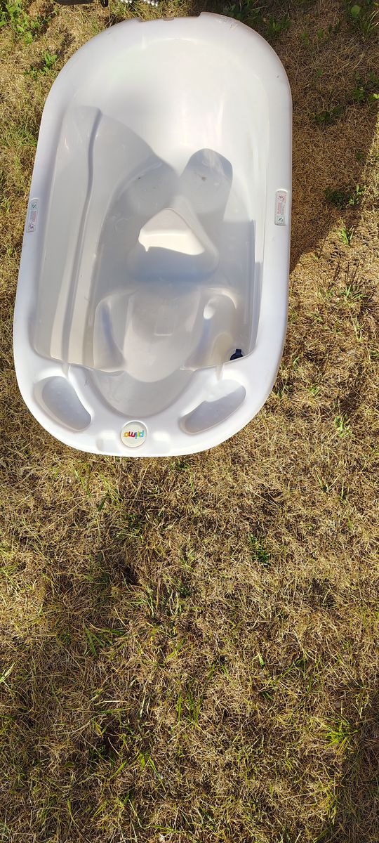 Free bath tub