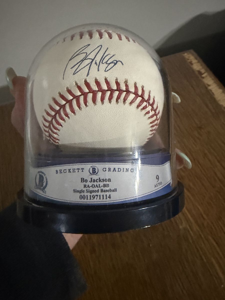 Bo Jackson Signed Baseball - Beckett Graded 9 AUTO RA-OAL-BB Single Signed Baseball 0011971114