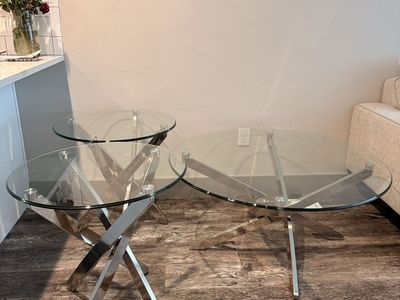 Coffee and end tables set