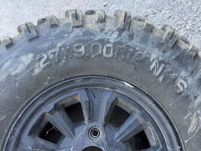 Dirt commander ATV/UTV wheels and tires