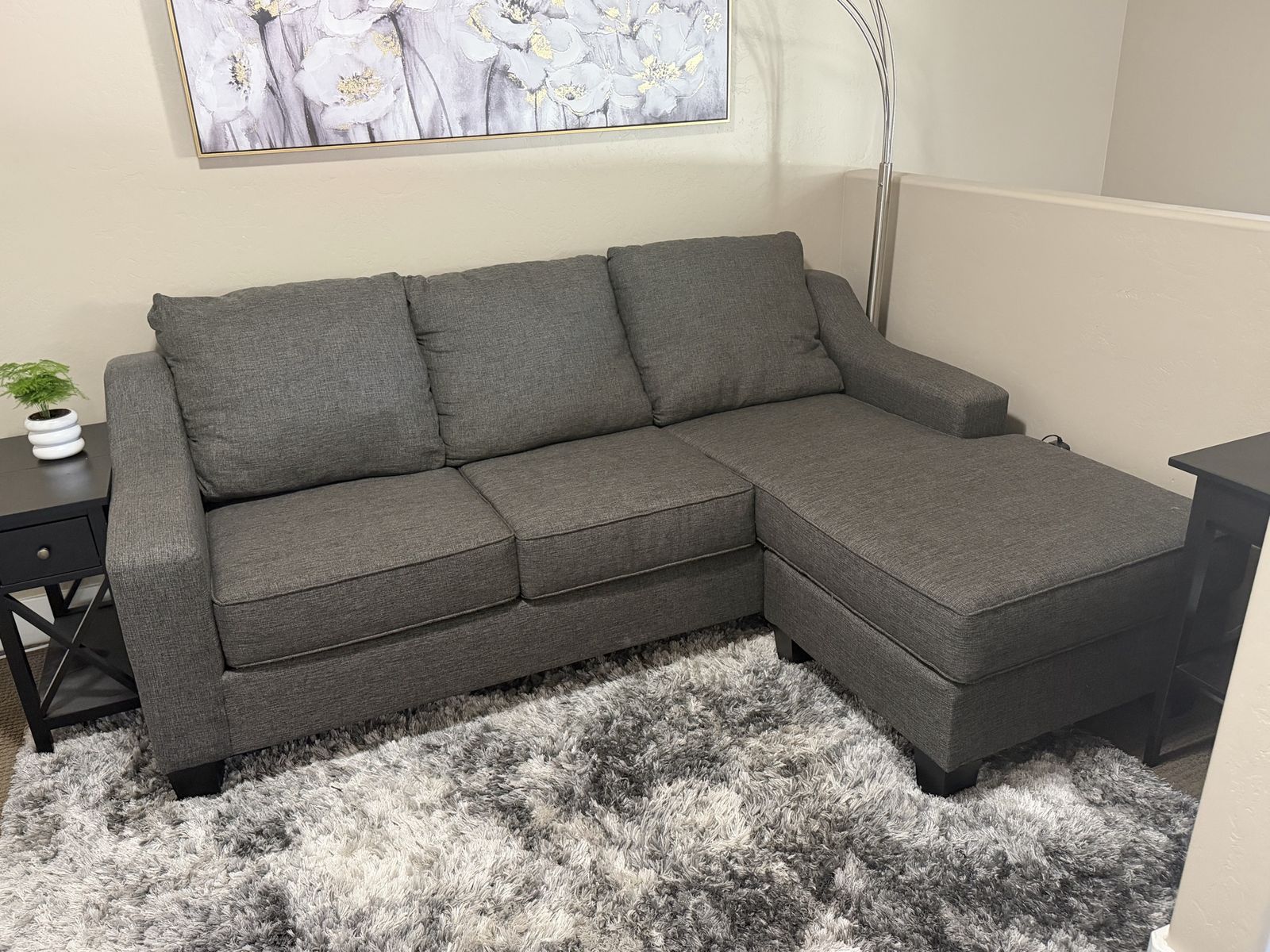 Spacious Gray L-Shaped Sectional Sofa with Reversible Chaise - Modern & Comfortable