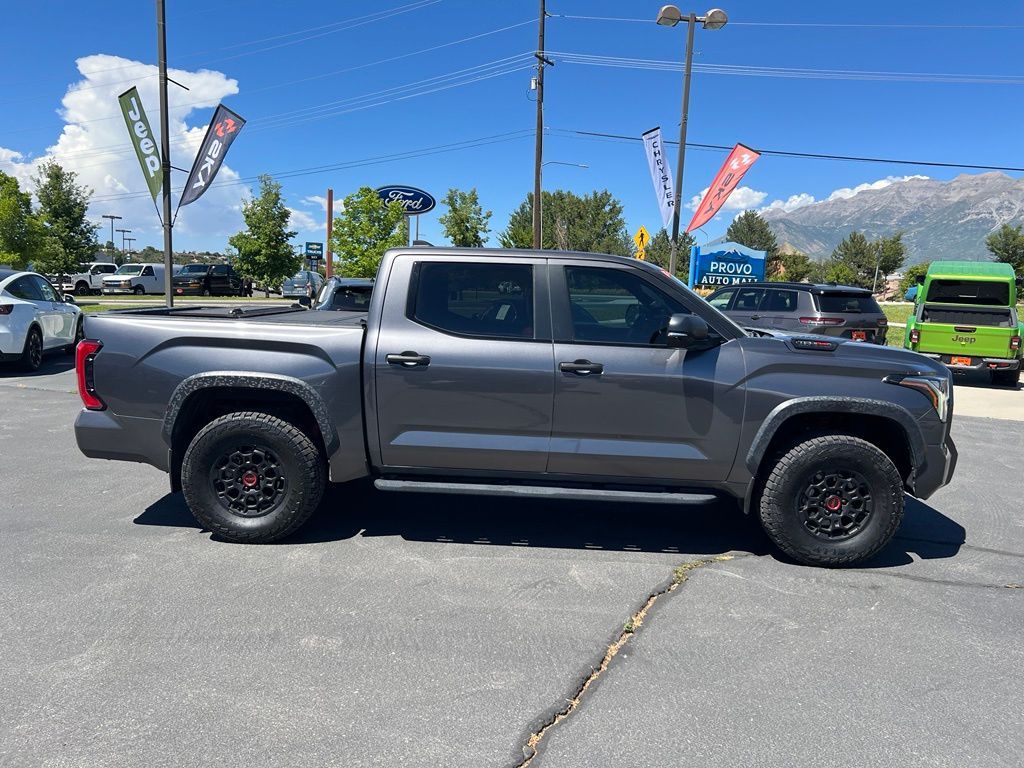 Main image 7